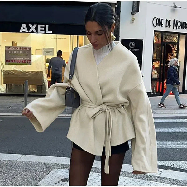 Kemer Detaylı Oversize Krem Ceket